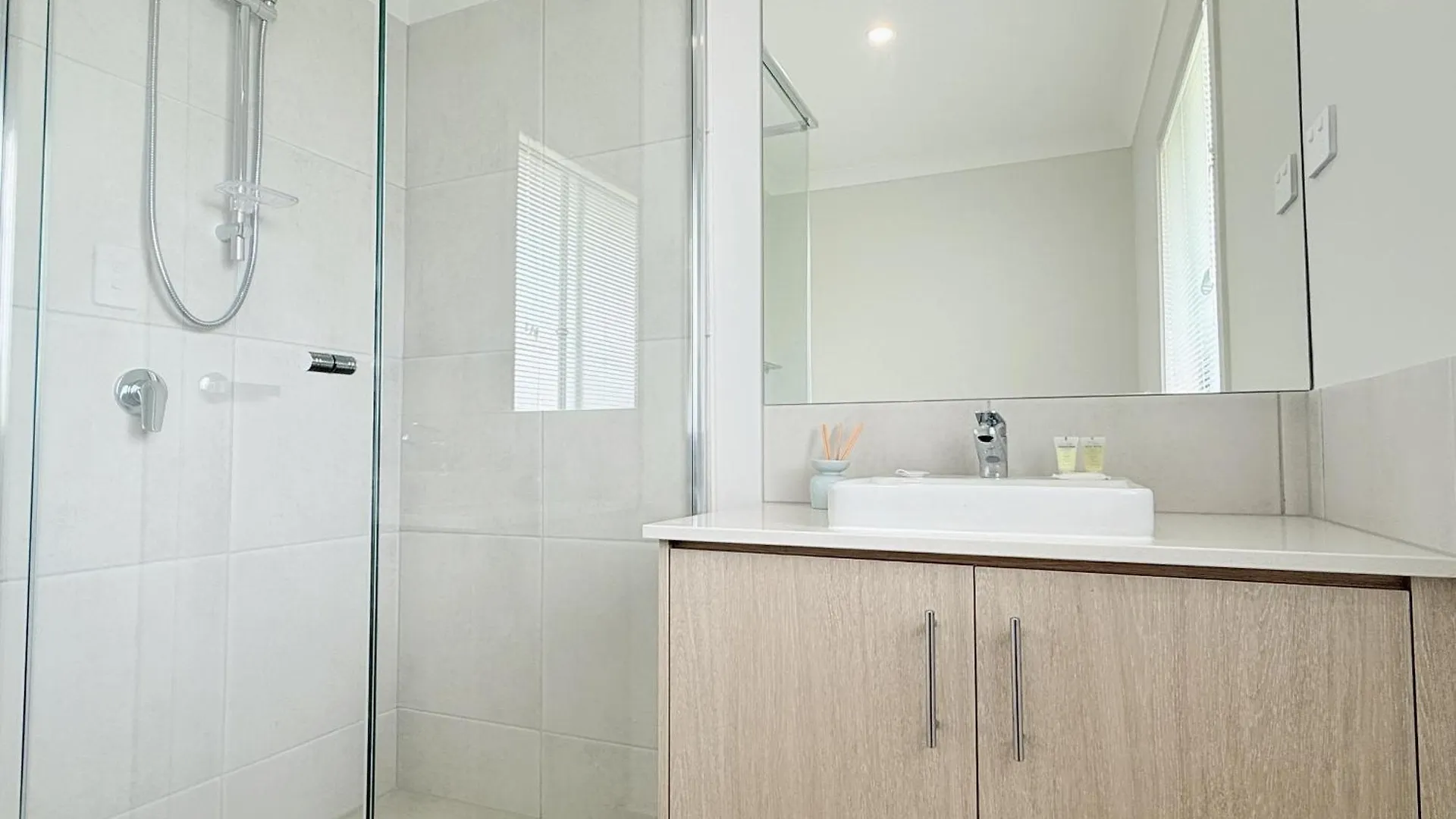 Serene Escape 4Br 25Bath Retreat In Rochedale 0*,  오스트레일리아